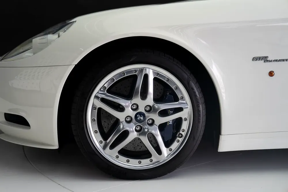 612 SCAGLIETTI HGT PACKAGE | DAYTONA SEATS | CARBON TRIM INTERIOR | WARRANTY AVAILABLE - Image 6