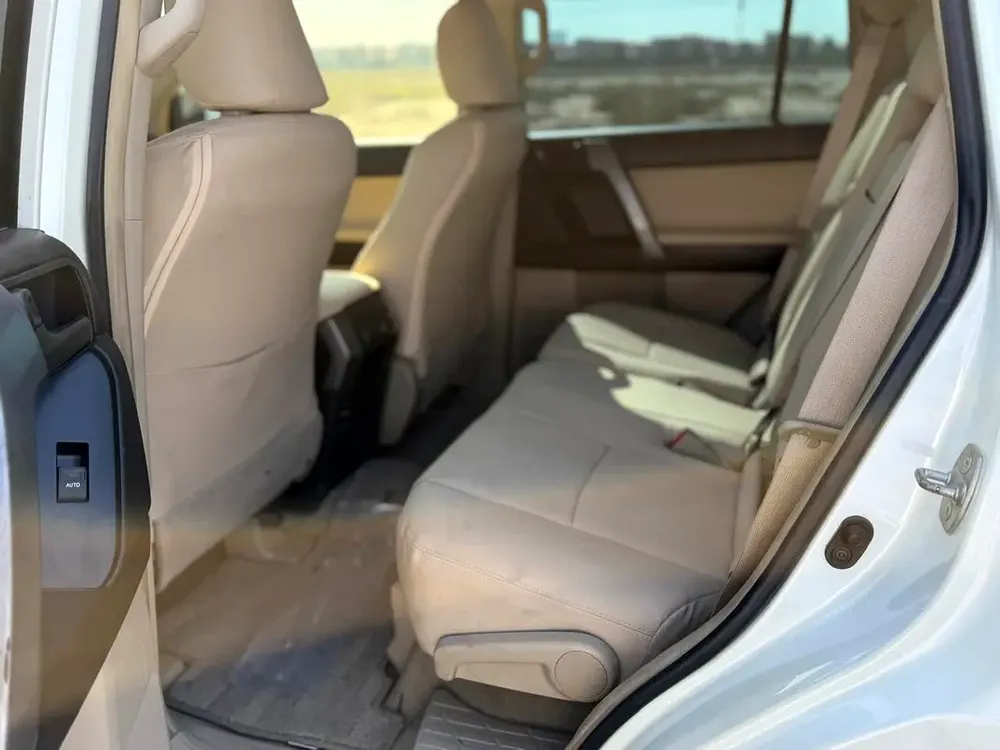 Toyota prado // Gcc space // V4 // down types // Good conditions - Image 4