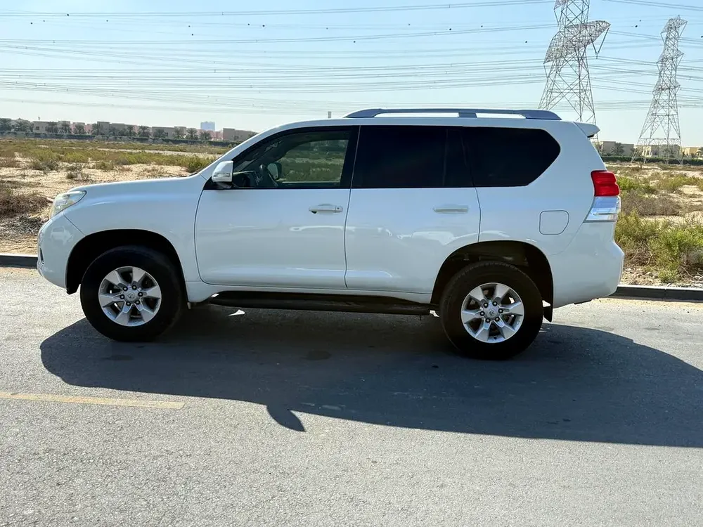 Toyota prado // Gcc space // V4 // down types // Good conditions - Image 8