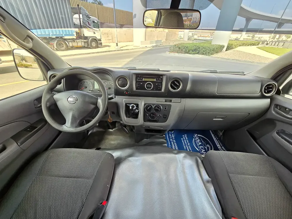 Nissan Urvan NV350 2019 - GCC Specs - VIP sets - Image 10