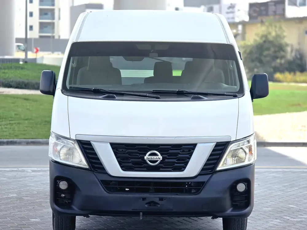 Nissan Urvan NV350 2019 - GCC Specs - VIP sets - Image 6