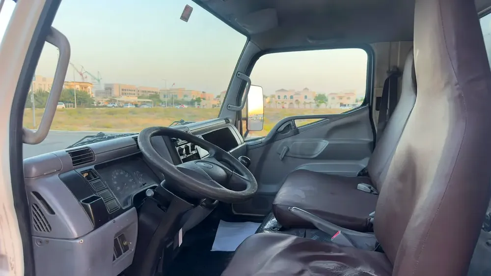 Mitsubishi Canter 2015 (14ft) - Image 4