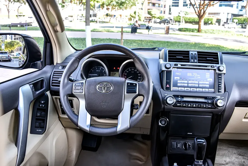 Toyota Prado GXR 2016 GCC in Excellent Condition - Image 12