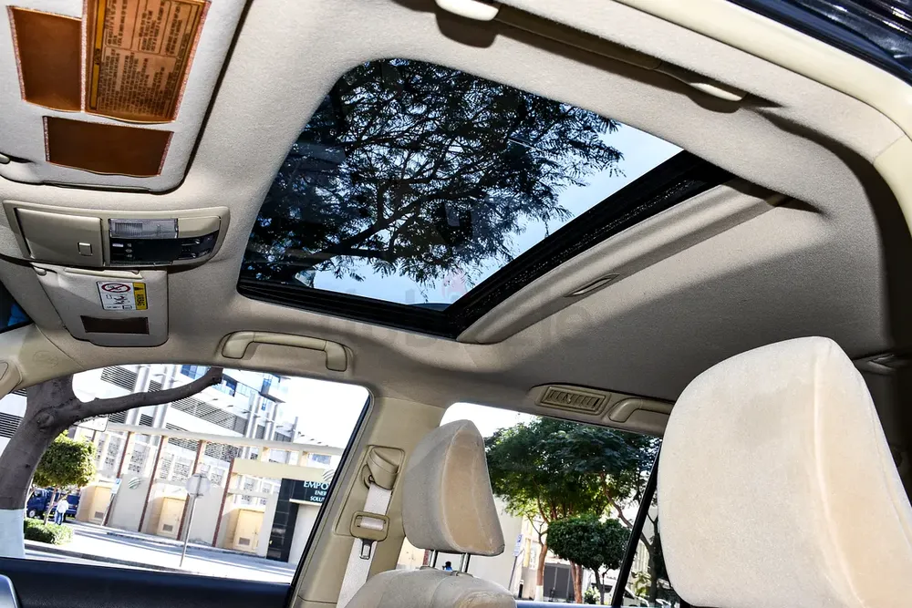 Toyota Prado GXR 2016 GCC in Excellent Condition - Image 14