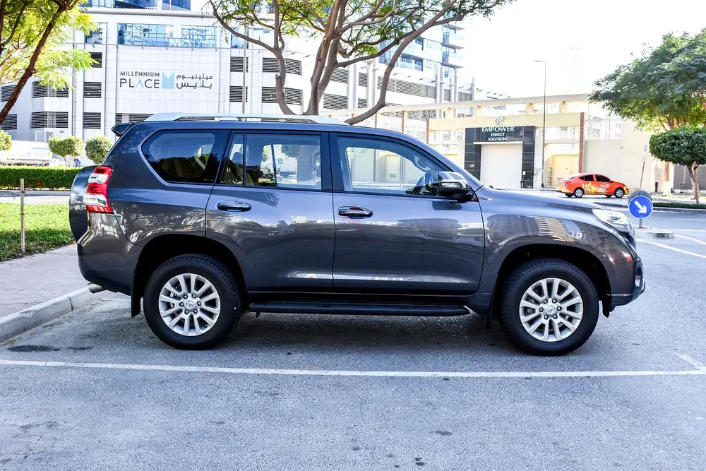 Toyota Prado GXR 2016 GCC in Excellent Condition - Image 5