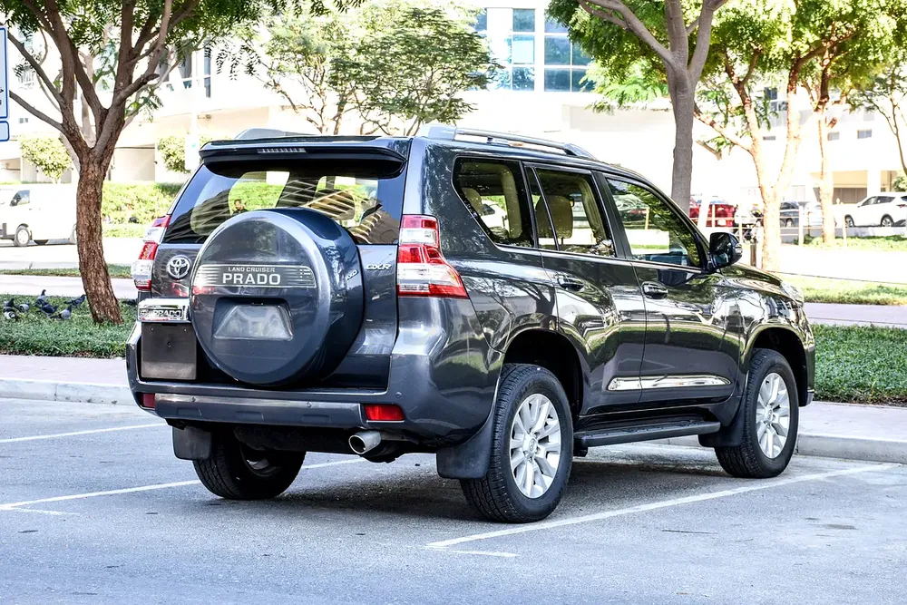 Toyota Prado GXR 2016 GCC in Excellent Condition - Image 6