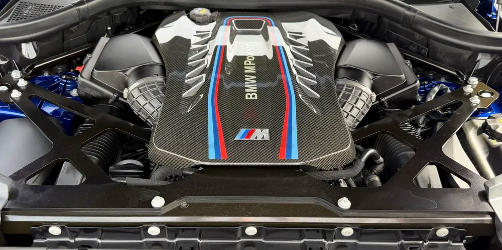 M power .. Original paint . Full Agency Service . Low Mileage . - Image 18