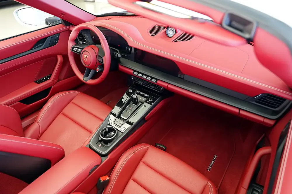 WARRANTY NOV 2028 | BOSE AUDIO | 911 CARRERA GTS CABRIOLET - Image 13
