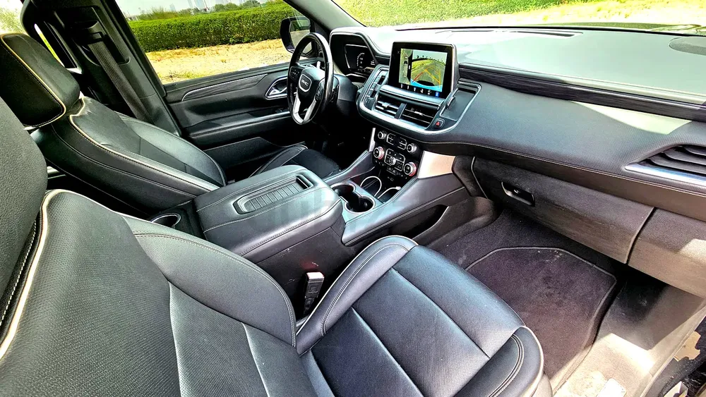 GMC Yoken SLT 5.3L V8,Full Service,One Owner, 8 seats - Image 18