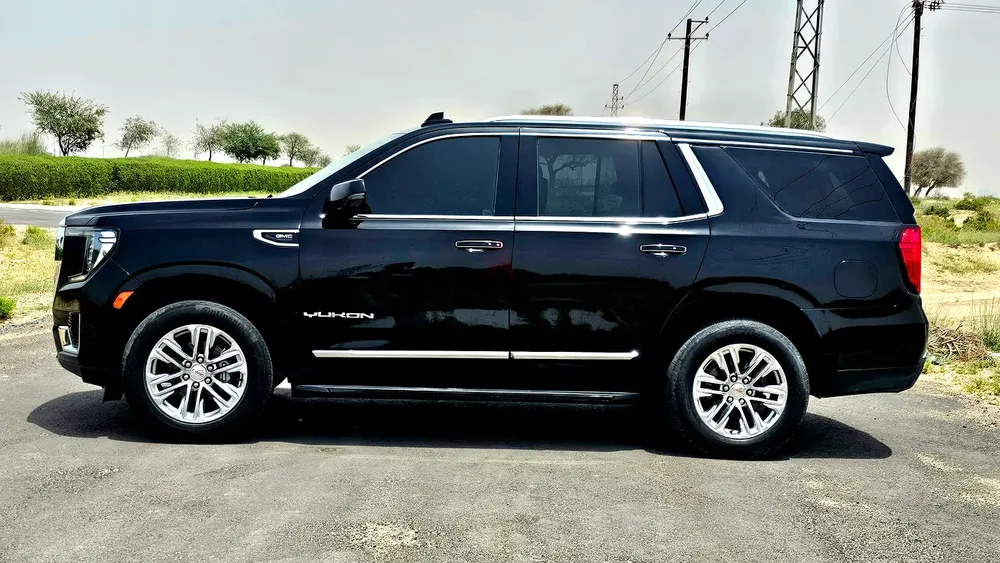 GMC Yoken SLT 5.3L V8,Full Service,One Owner, 8 seats - Image 5