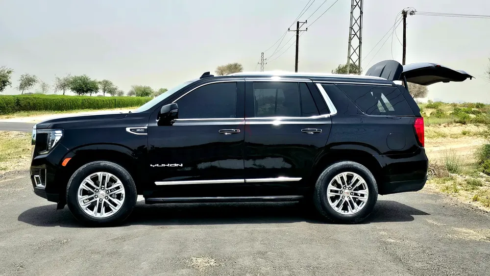 GMC Yoken SLT 5.3L V8,Full Service,One Owner, 8 seats - Image 6