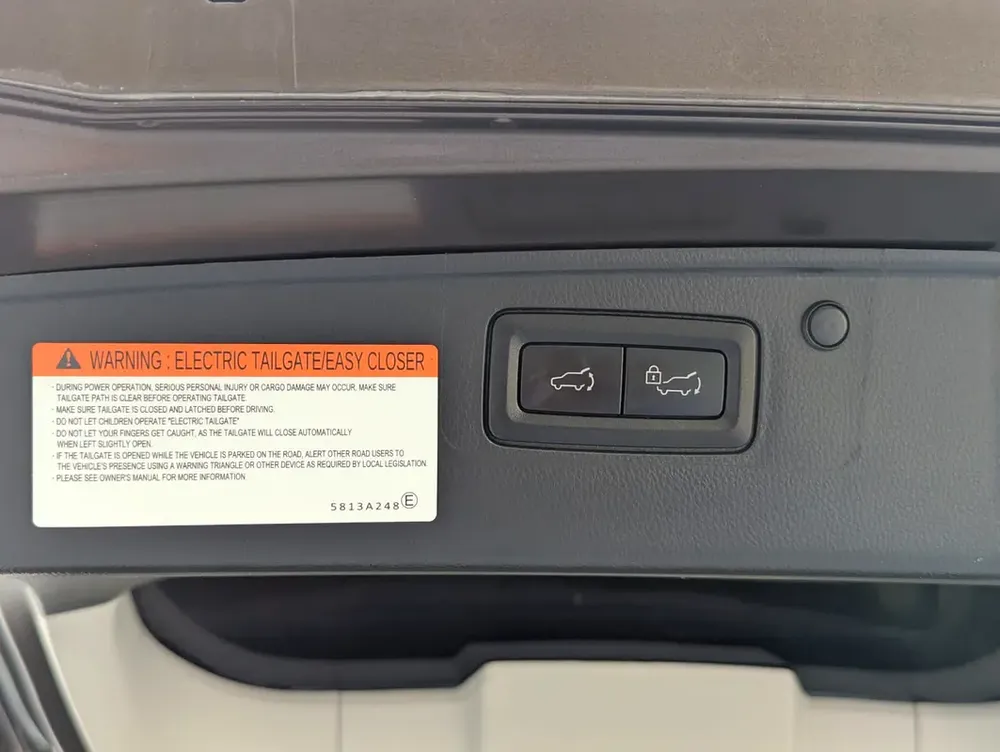 MITSUBISHI MONTERO SPORT 2021 GLS TOP LINE FULL OPTION GCC IN EXCELLENT CONDITION - Image 9