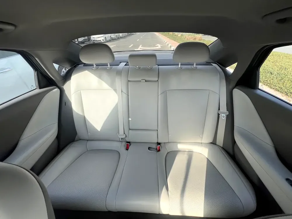 2024 Hyundai Ioniq Electric Premium - American Specs - USED LIKE BRAND NEW! - Image 10