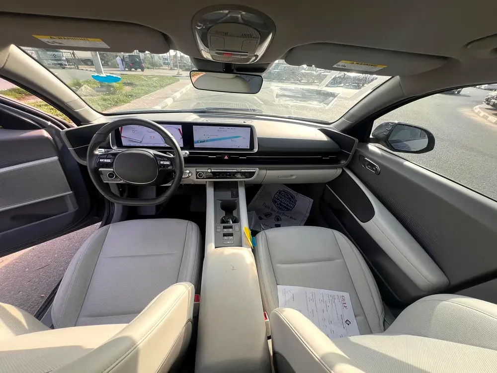 2024 Hyundai Ioniq Electric Premium - American Specs - USED LIKE BRAND NEW! - Image 12