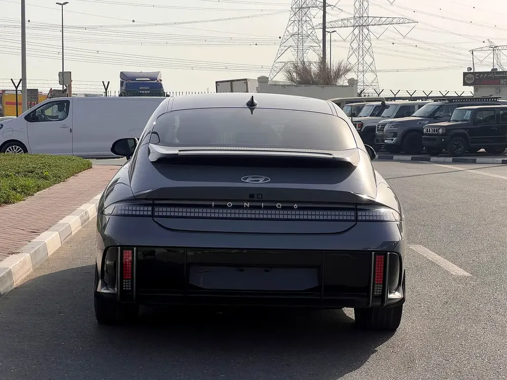 2024 Hyundai Ioniq Electric Premium - American Specs - USED LIKE BRAND NEW! - Image 5
