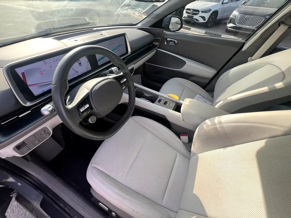 2024 Hyundai Ioniq Electric Premium - American Specs - USED LIKE BRAND NEW! - Image 8