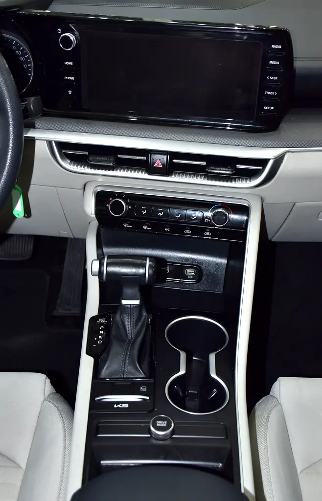 AED 1,309 EMi at 0% DP | KIA K5 ( 2023 Model ) in White Color GCC Specs - Image 14