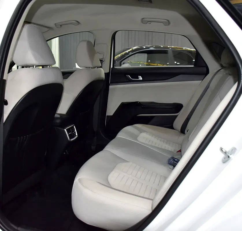 AED 1,309 EMi at 0% DP | KIA K5 ( 2023 Model ) in White Color GCC Specs - Image 15