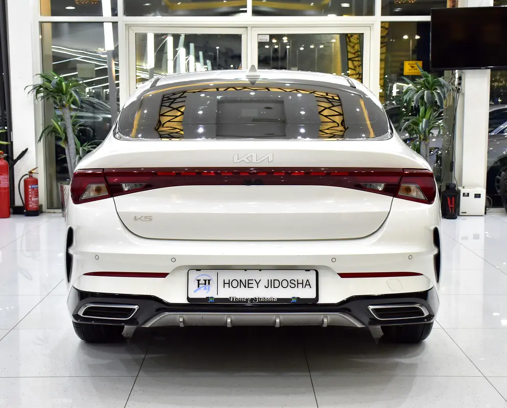AED 1,309 EMi at 0% DP | KIA K5 ( 2023 Model ) in White Color GCC Specs - Image 5