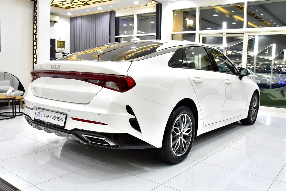 AED 1,309 EMi at 0% DP | KIA K5 ( 2023 Model ) in White Color GCC Specs - Image 6