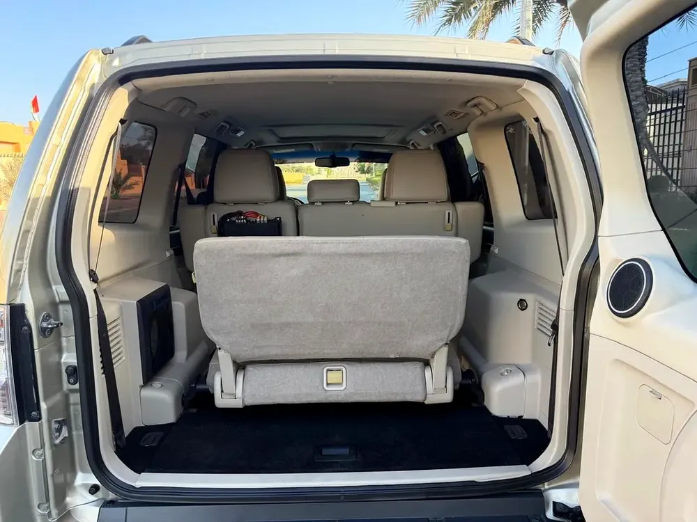 Mitsubishi Pajero GLS 2014 GCC Specs - Image 12