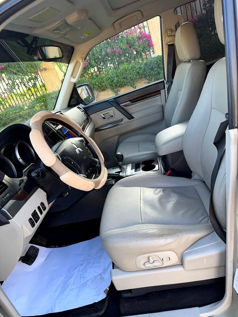 Mitsubishi Pajero GLS 2014 GCC Specs - Image 7