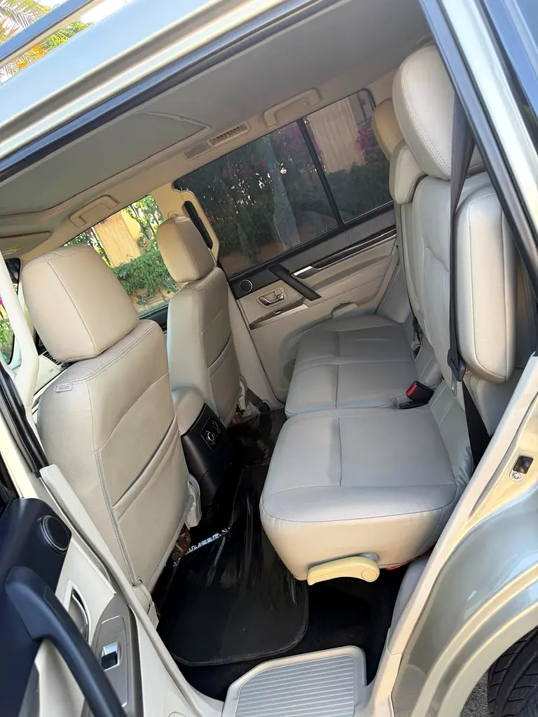 Mitsubishi Pajero GLS 2014 GCC Specs - Image 9