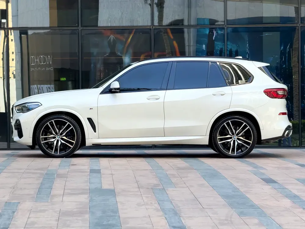 BMW X5 50i M Sport V8 GCC | Service Contract till 2028 | Full PPF | Immaculate - Image 4