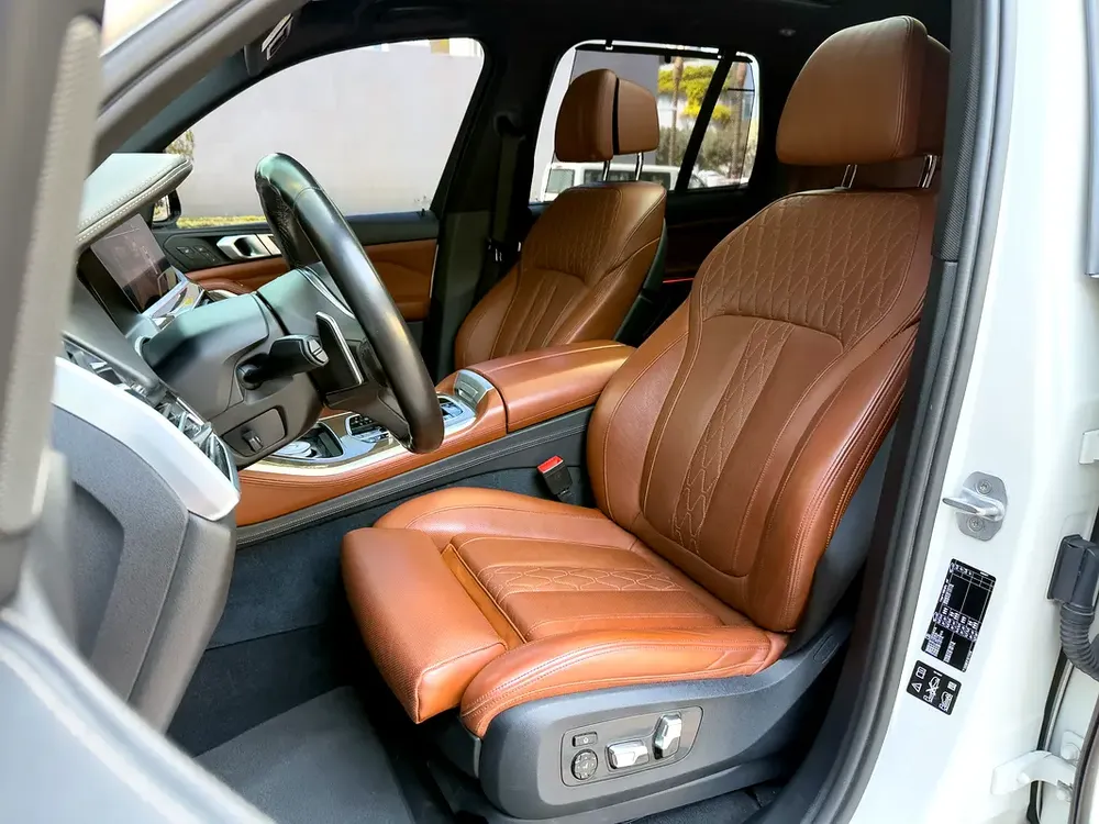 BMW X5 50i M Sport V8 GCC | Service Contract till 2028 | Full PPF | Immaculate - Image 6