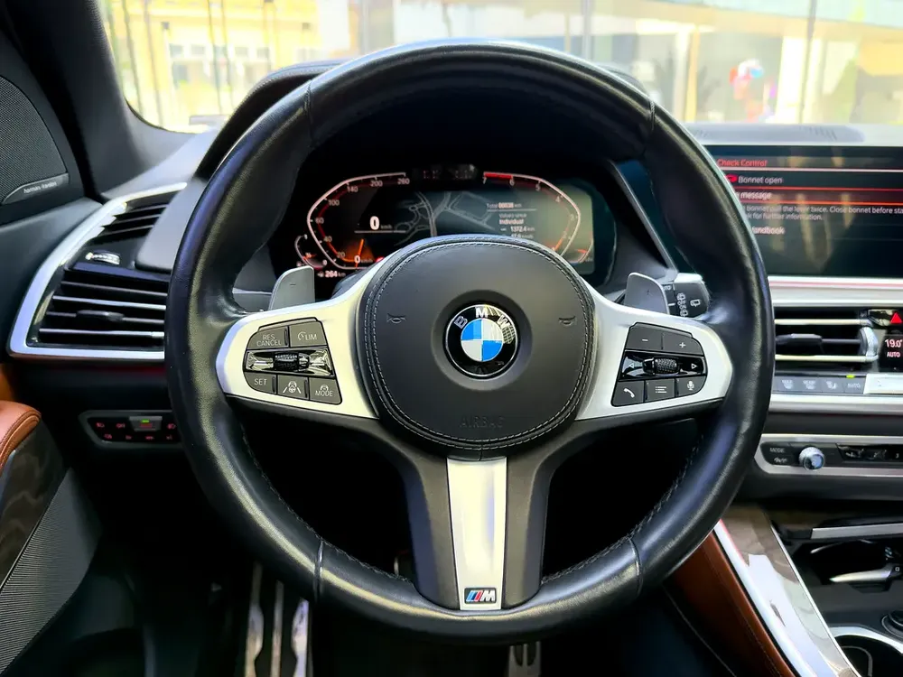 BMW X5 50i M Sport V8 GCC | Service Contract till 2028 | Full PPF | Immaculate - Image 8