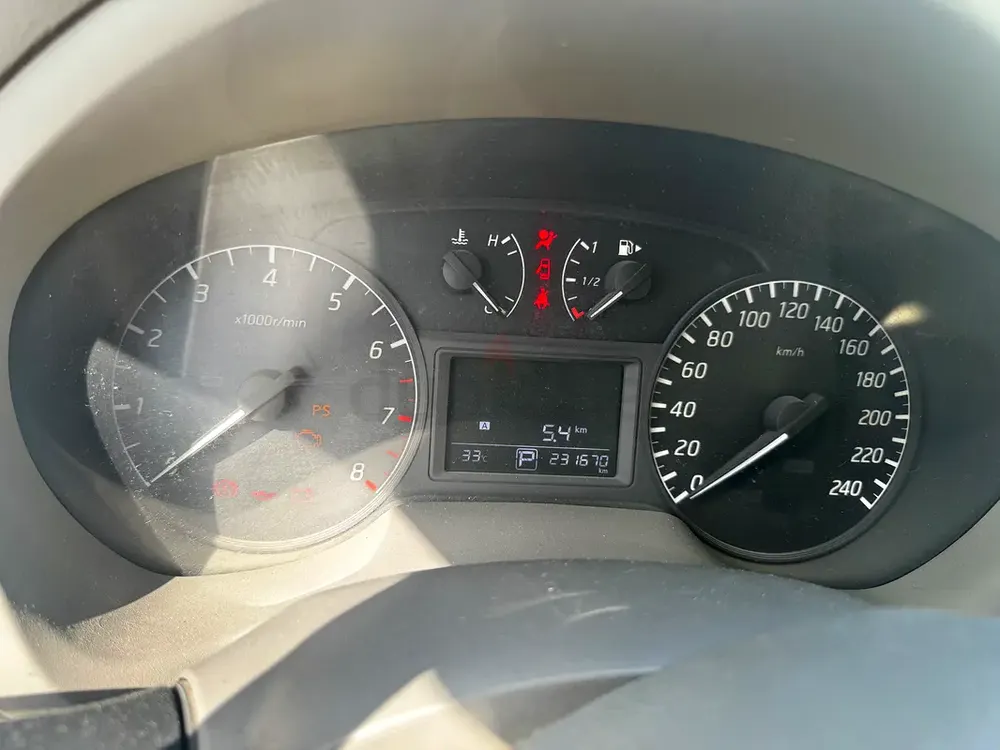 Nissan Sentra 2015 GCC Specs - Reliable and Fuel Efficient - Image 8