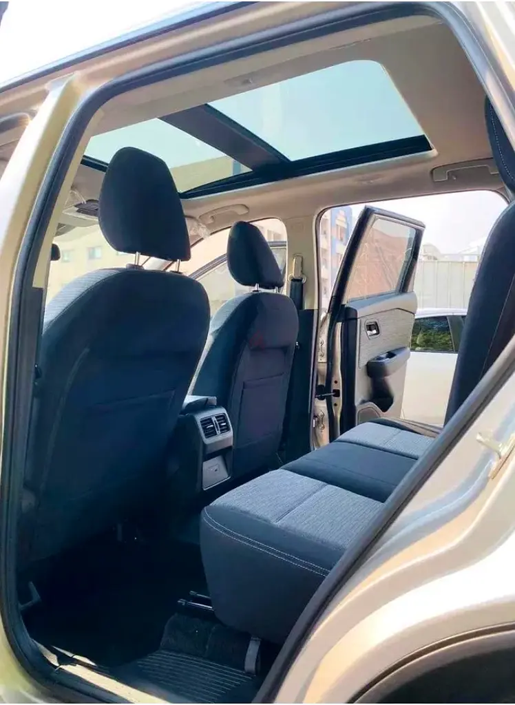 Nissan X-Trail SV 2023, GCC Specs, Like New - Image 13