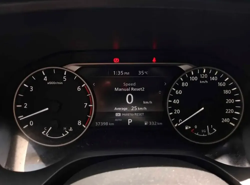 Nissan X-Trail SV 2023, GCC Specs, Like New - Image 17