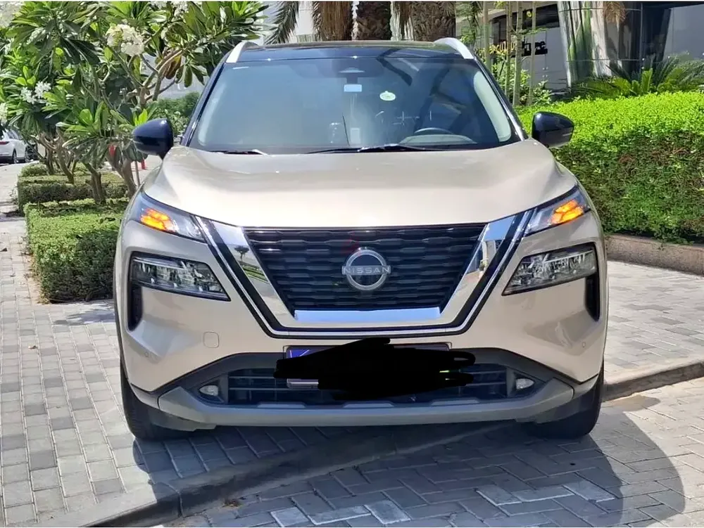 Nissan X-Trail SV 2023, GCC Specs, Like New - Image 5