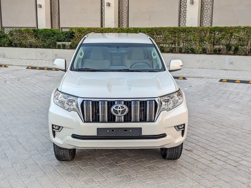 2023 TOYOTA PRADO V4 2.7L ORIGINAL PAINT ACCIDENT FREE LOW MILEAGE IN EXCELLENT CONDITION - Image 19