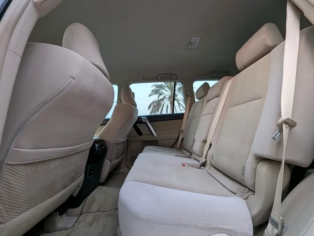 2023 TOYOTA PRADO V4 2.7L ORIGINAL PAINT ACCIDENT FREE LOW MILEAGE IN EXCELLENT CONDITION - Image 7