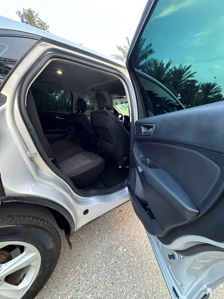 Ford Edge Limited 2019 - GCC Specs - Excellent Condition - Image 12