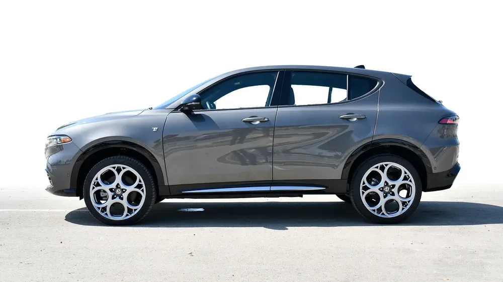 AED 1,838 / Month | Alfa Romeo | Tonale Ti | 2024 | Warranty and Service | Service History - Image 4