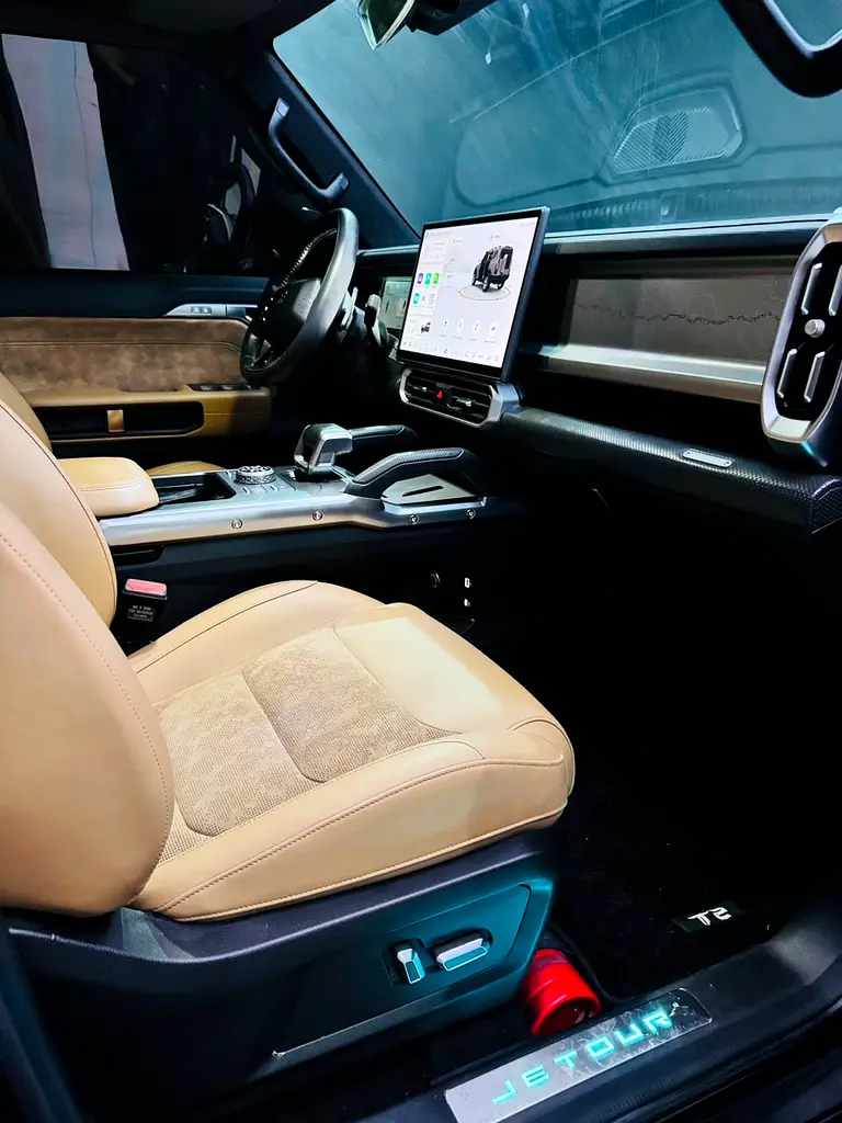 Jetour T2 Luxury Plus 2025 GCC Specs - Image 11