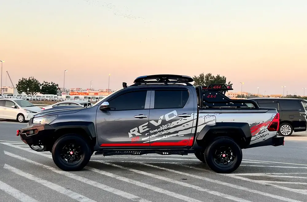 2021 toyota hilux revolution edition - off road package - full option  - BullBar 2.7L V4 - AWD 4x4 - Image 4