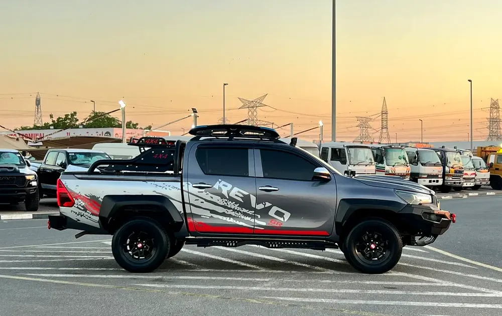 2021 toyota hilux revolution edition - off road package - full option  - BullBar 2.7L V4 - AWD 4x4 - Image 5