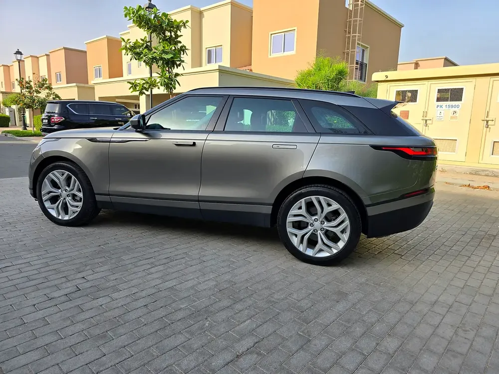 Special order 2018 Land Rover Range Rover Velar V6 P380 SE - GCC Specs - Excellent Condition - Image 4