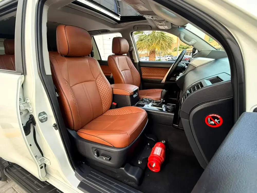 2017 GCC Toyota Prado VXR • 2.7L 4Cylinder • IMMACULATE CONDITION! - Image 10