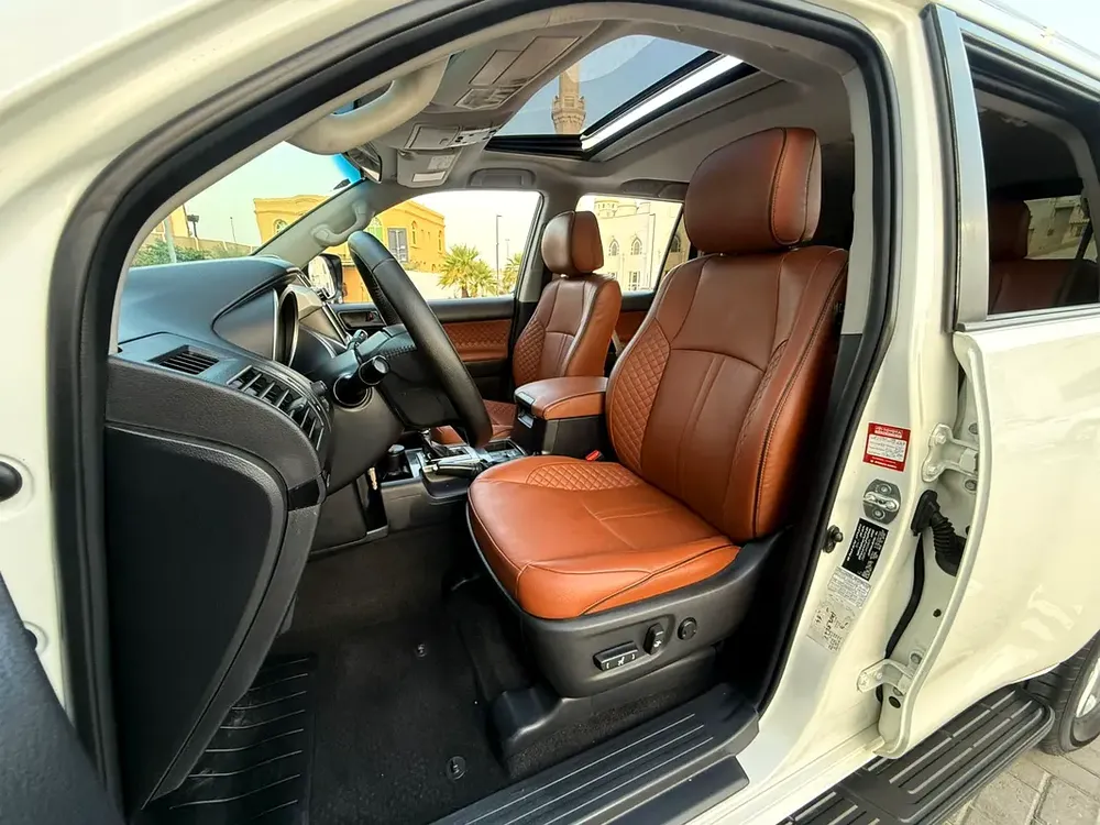 2017 GCC Toyota Prado VXR • 2.7L 4Cylinder • IMMACULATE CONDITION! - Image 11