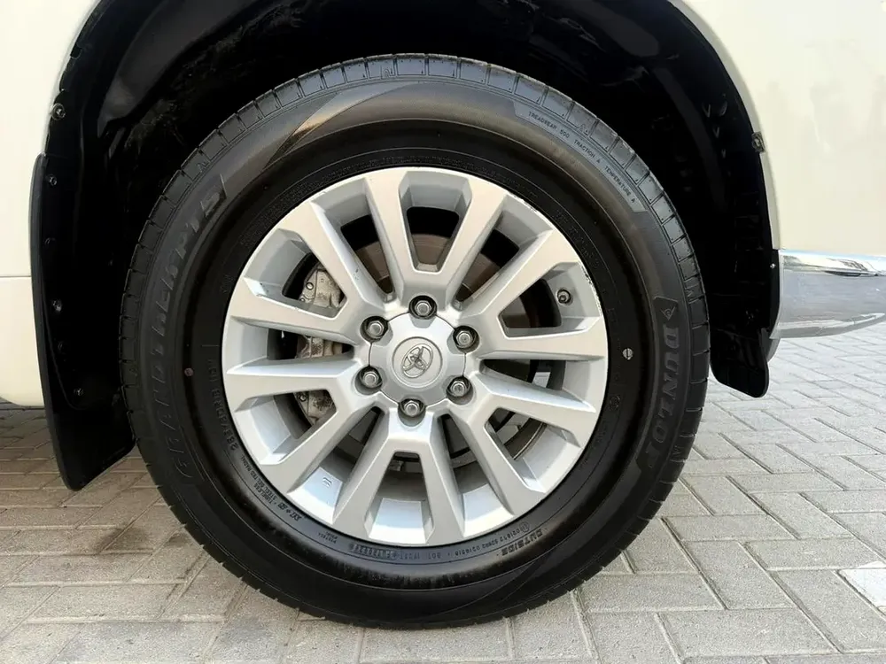 2017 GCC Toyota Prado VXR • 2.7L 4Cylinder • IMMACULATE CONDITION! - Image 20