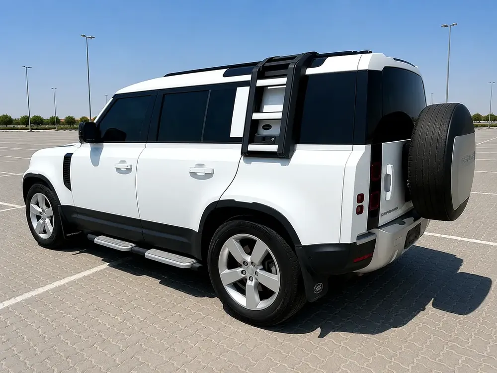 2023 Land Rover Defender HSE D300 - Image 4