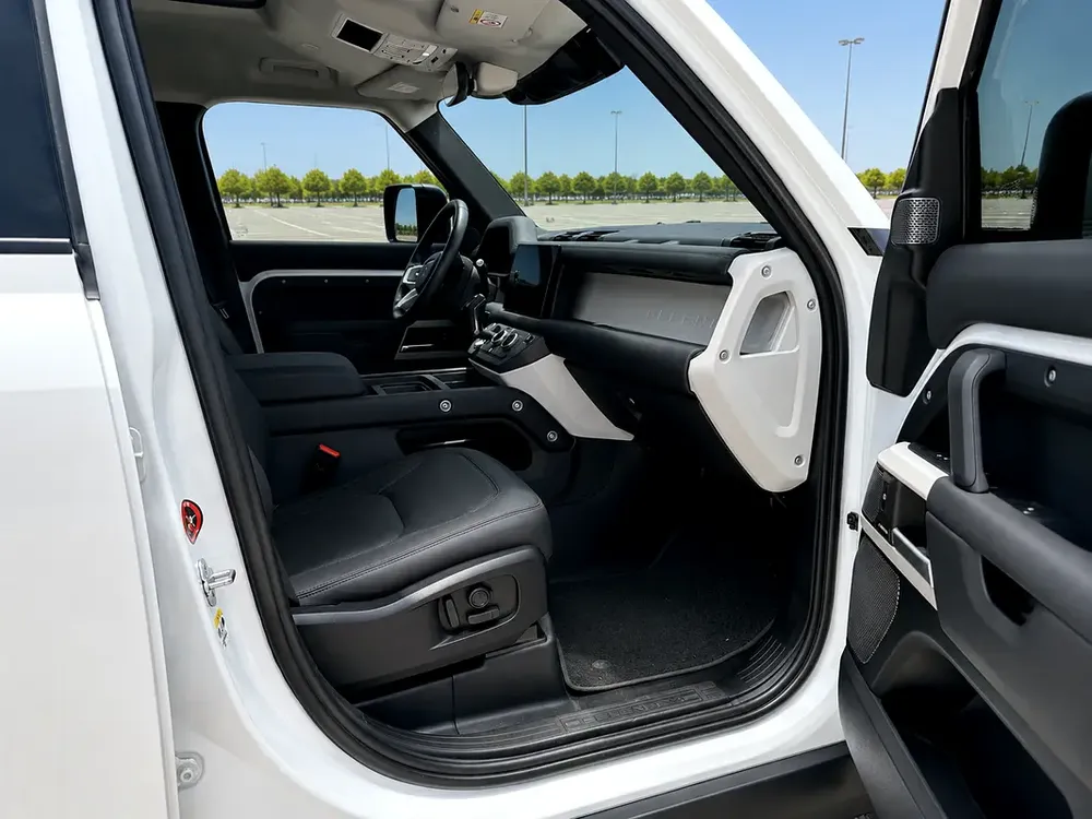2023 Land Rover Defender HSE D300 - Image 7