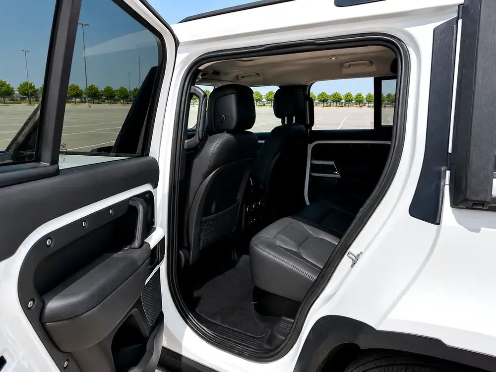 2023 Land Rover Defender HSE D300 - Image 9