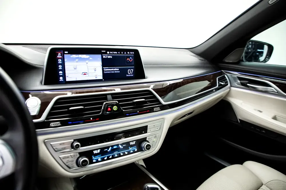 2022 |  BMW 730Li 2.0L | GCC Specifications | WARRANTY | FULL OPTION | EXCELLENT CONDITION | - Image 8