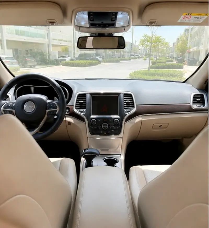 2015 Jeep Cherokee Limited | GCC Specs | Lady Driver | No Off Road | Excellent Condition - Image 5